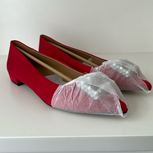 J Crew Pointy Toe Crystal Buckle Holiday Deep Ruby Red Flats Shoe Size 7 1/2 - Picture 1 of 5